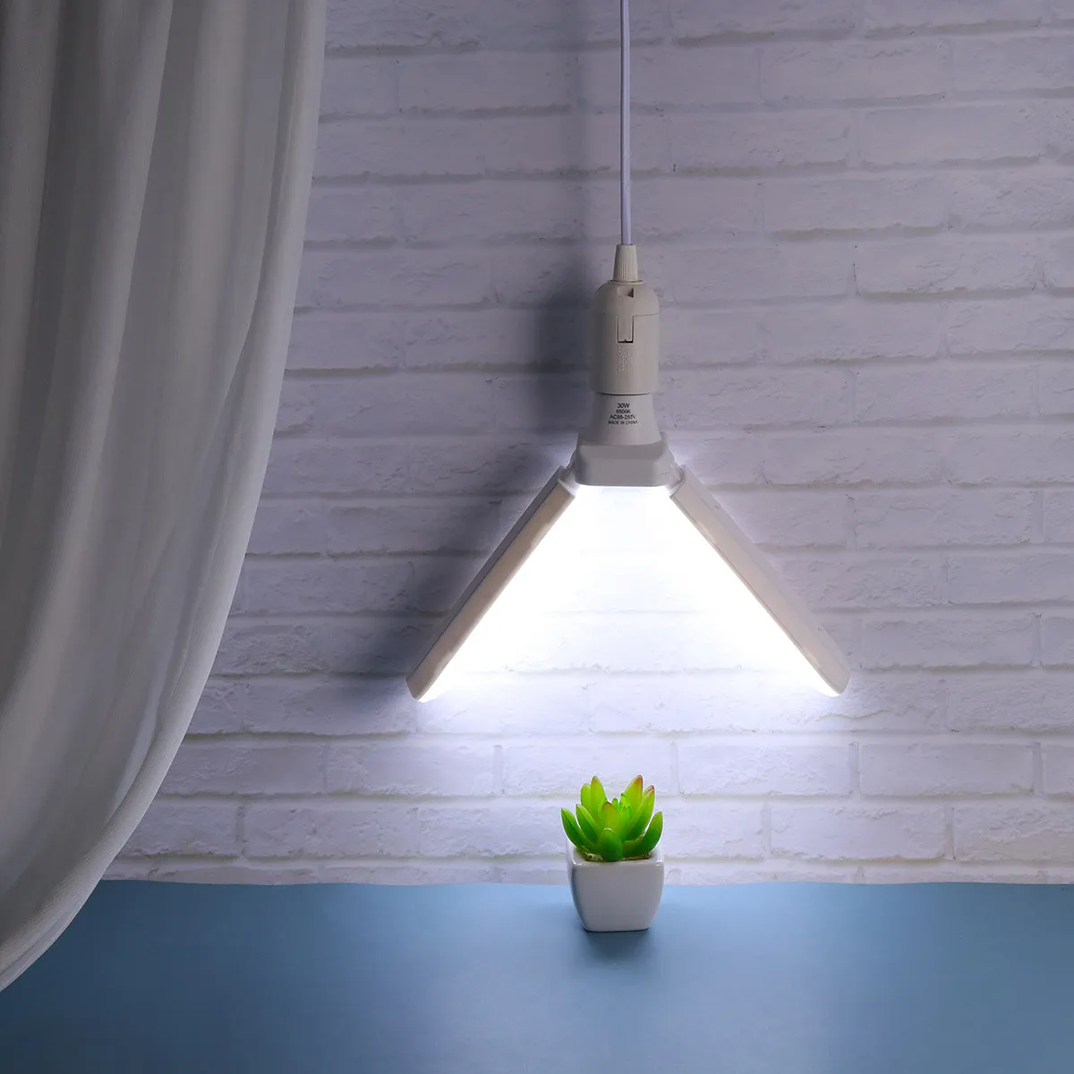 

Складная двухлопастная светодиодная лампа E27 с регулируемым углом освещения для темных углов, гаража, дома