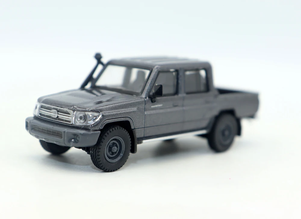 New Para64 1:64 Land Cruiser 70 Series Pickup Diecast Simulation Alloy Toy Car Model for Collection Gift