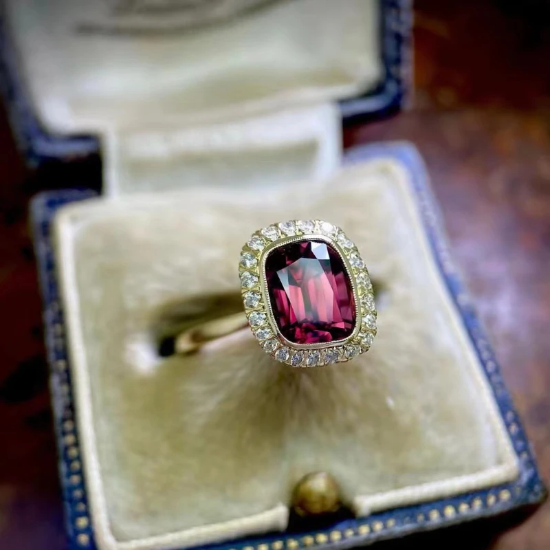 Luxury Gold Color Metal Square Red Stone Ring Fashion Party Engagement Wedding Rings for Women Jewelry