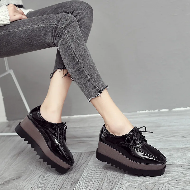 Oxford casual Donna Scarpe con zeppa con plateau in pelle Autunno Inverno Mocassini rialzati con punta quadrata Décolleté con lacci poco profondi Moda