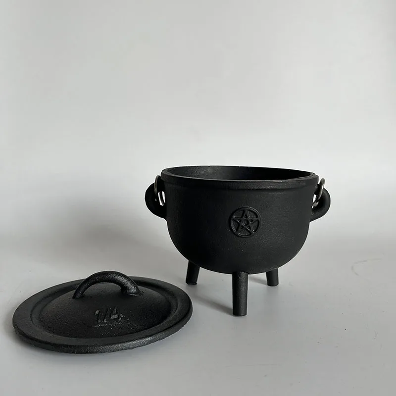 Hot Sale Halloween Pentacle Witch Magic Pentagram Crucible Wax Table Altar Witch Burning Pot Cast Iron Three Legs Cauldron