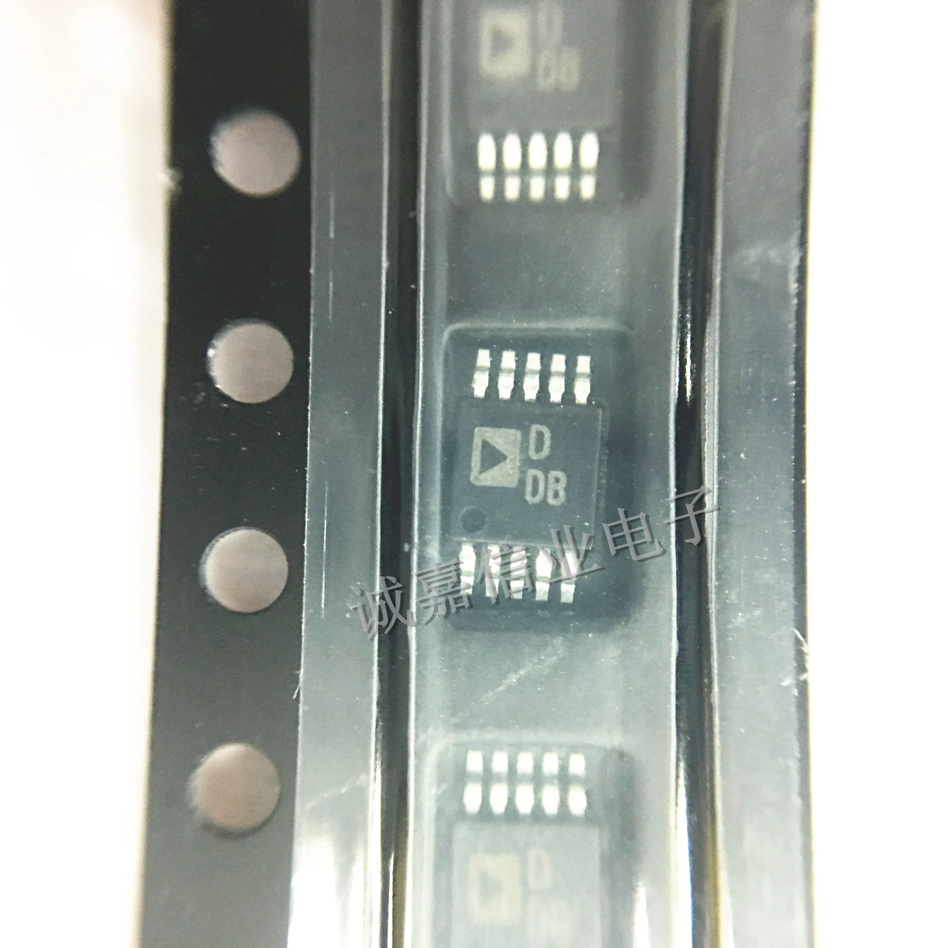 

5pcs/Lot AD5324BRMZ-REEL7 MSOP-10 MARKING;DDB AD5324BRMZ Digital to Analog Converters - DAC 12-BIT QUAD DAC