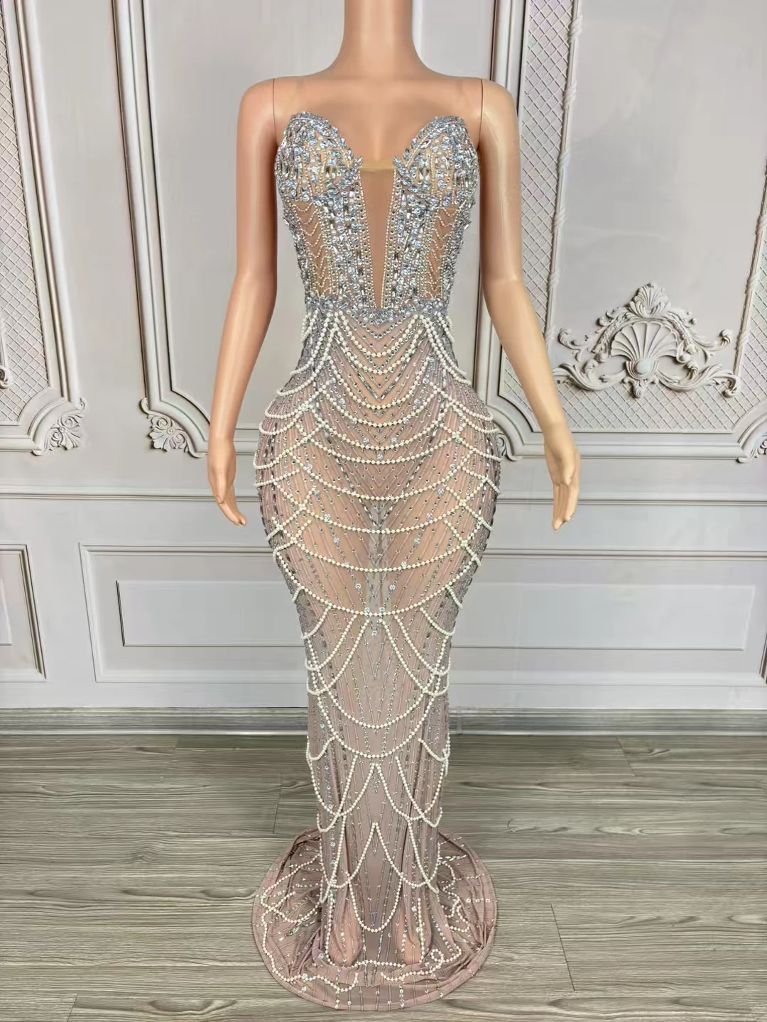 

Fashion Ball Gown for Women SexyRhinestone and Fur Decorated Evening DinnerDresses Floor-Length Birthday Gown D189