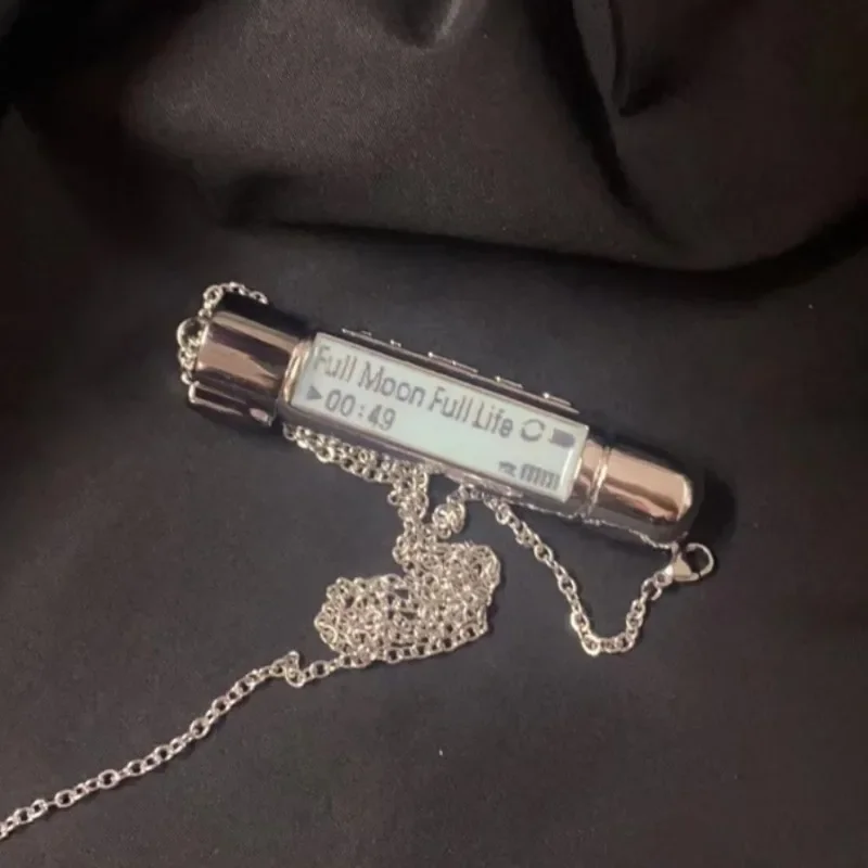 Collar Persona 3 para mujer, collares Yuuki Makoto, colgante femenino Cos Mp3, joyería de moda, regalo para parejas, accesorios de Anime