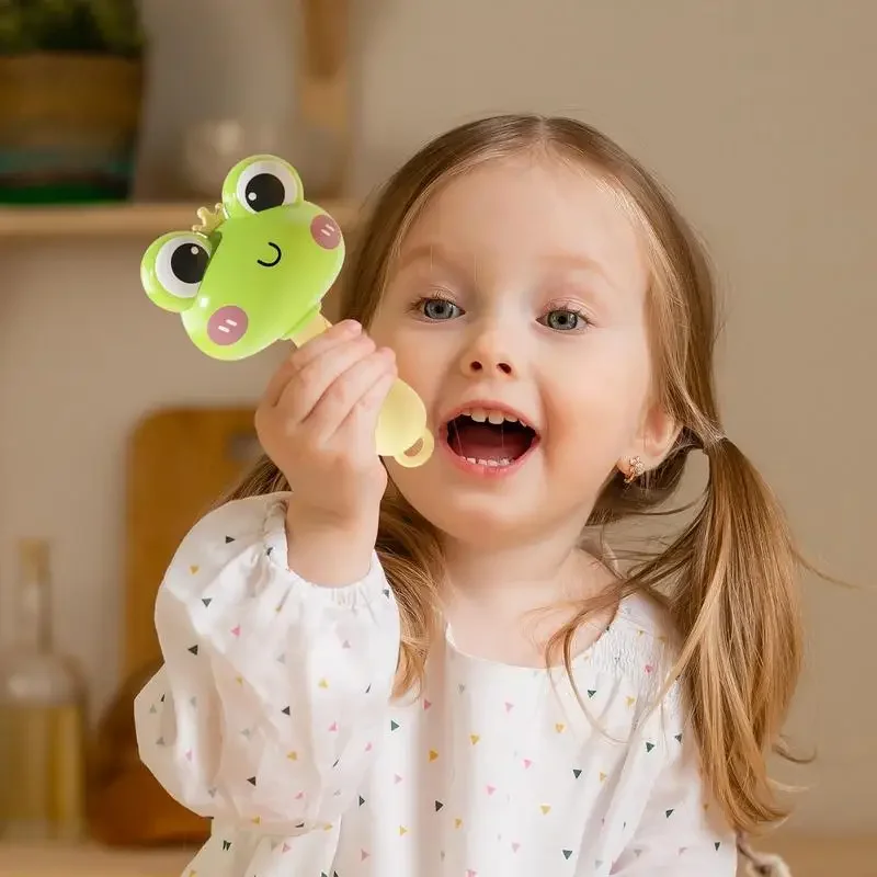 Maracas mignons de canard de grenouille pour des enfants, jouets musicaux créatifs d'illumination de bébé, secoueur de hochet, anniversaire, cadeaux de baptême