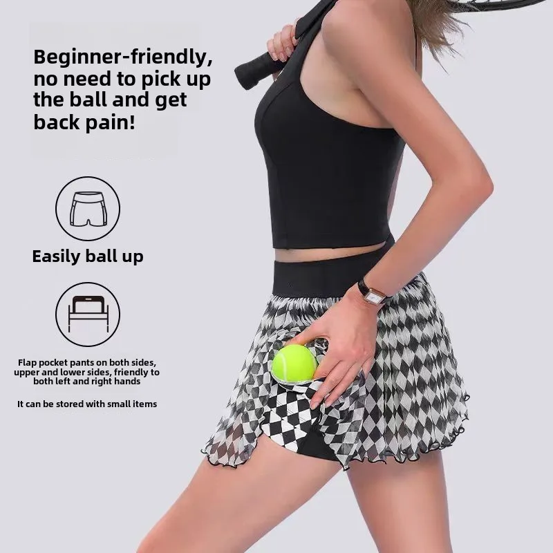 Мини юбкадағы трусиктер жоқ.