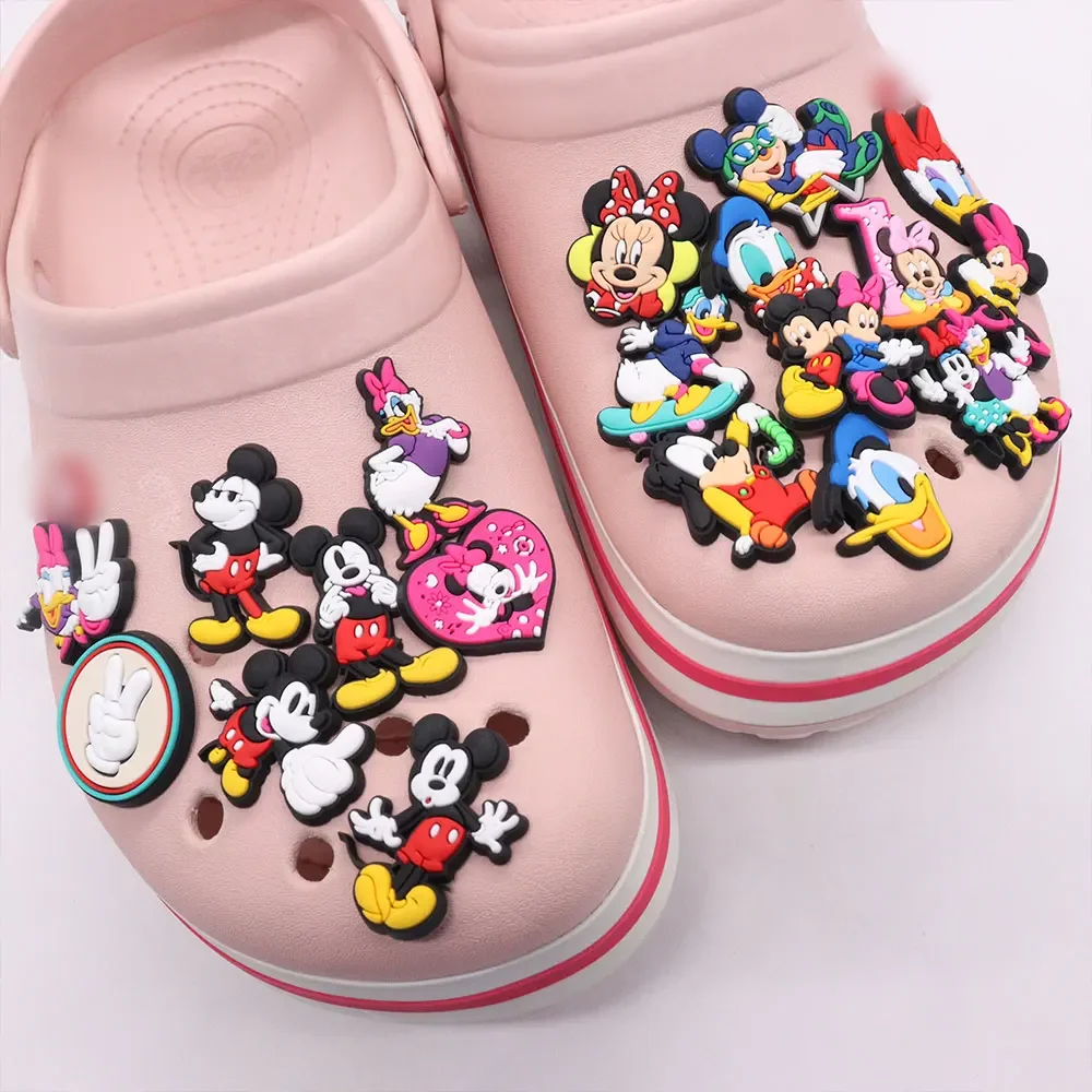 New Arrival 1pcs Shoe Charms Disney Mickey Minnie Donald Duck Daisy Accessories PVC Shoes Buckle Fit Wristbands Birthday Present