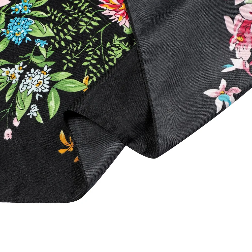 2024 Silk Scarf Women Large Shawls Flowers Printed Stoles Square Bandana Luxury Kerchief Hijabs Female Eลarp Foulards 130CM