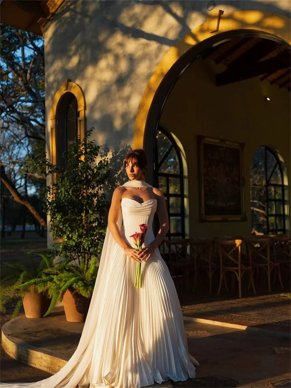 Tokyo Customized White Strapless Wedding Dresses Sleeveless Pleated Court Train Bridal Gown 2025 Elegant A-Line Wedding Gown