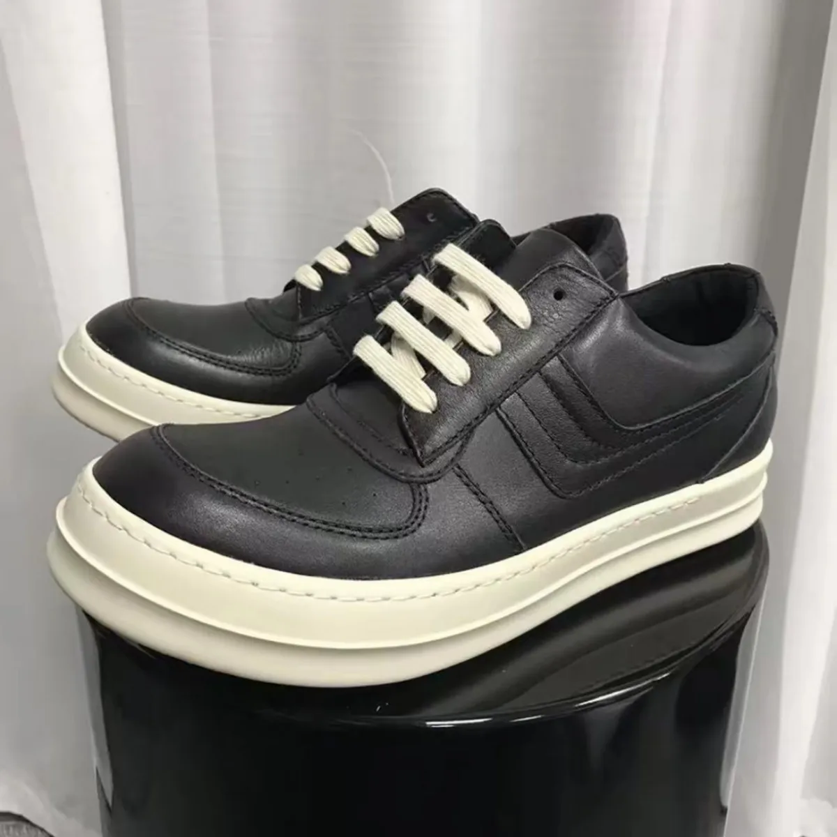 

Ro Luxury Design Black White Leather Low Top Shoe Luxury Quality Men Shoes Women Casual Sneaker Lace Up Flat Sneakers