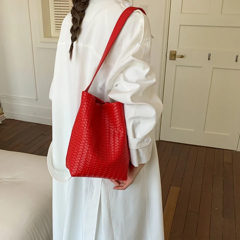 Koreanische Rattan-Geflecht-Unterarmtasche, Damen-Bucket-Tasche, Sommer-Strand-Reisetasche, Russische Trendige Einkaufskorb-Handtasche – Detail 17