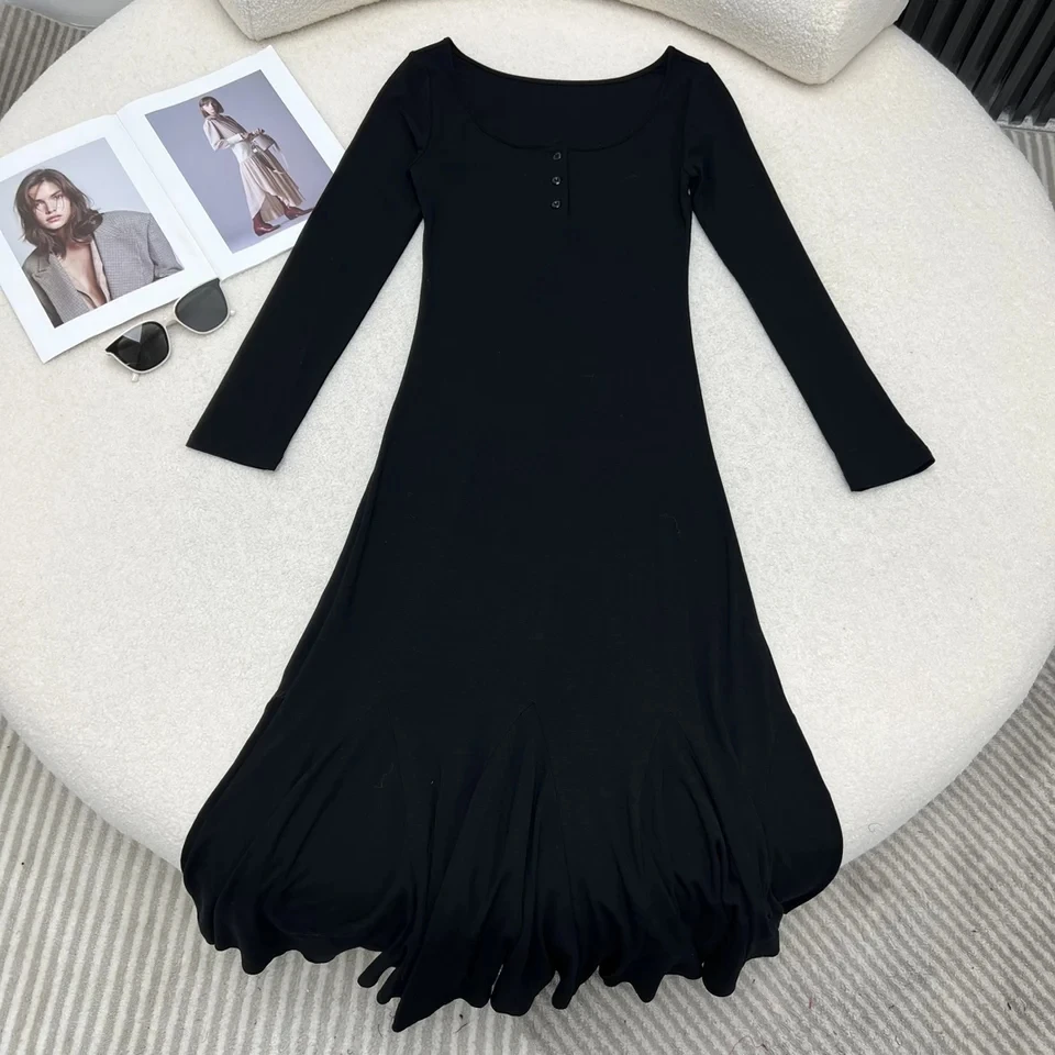 

2024 new women's fashion long-sleeved round neck hem pleated design bottoming dress