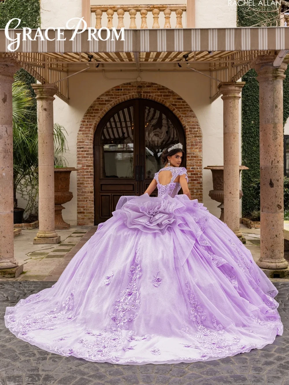 فساتين Quinceanera جذابة مزينة بالزهور المنتفخة من التل اللامع سباركلي 16 سنة رداء حفلات للفتيات Quinceañera أخضر فاتح