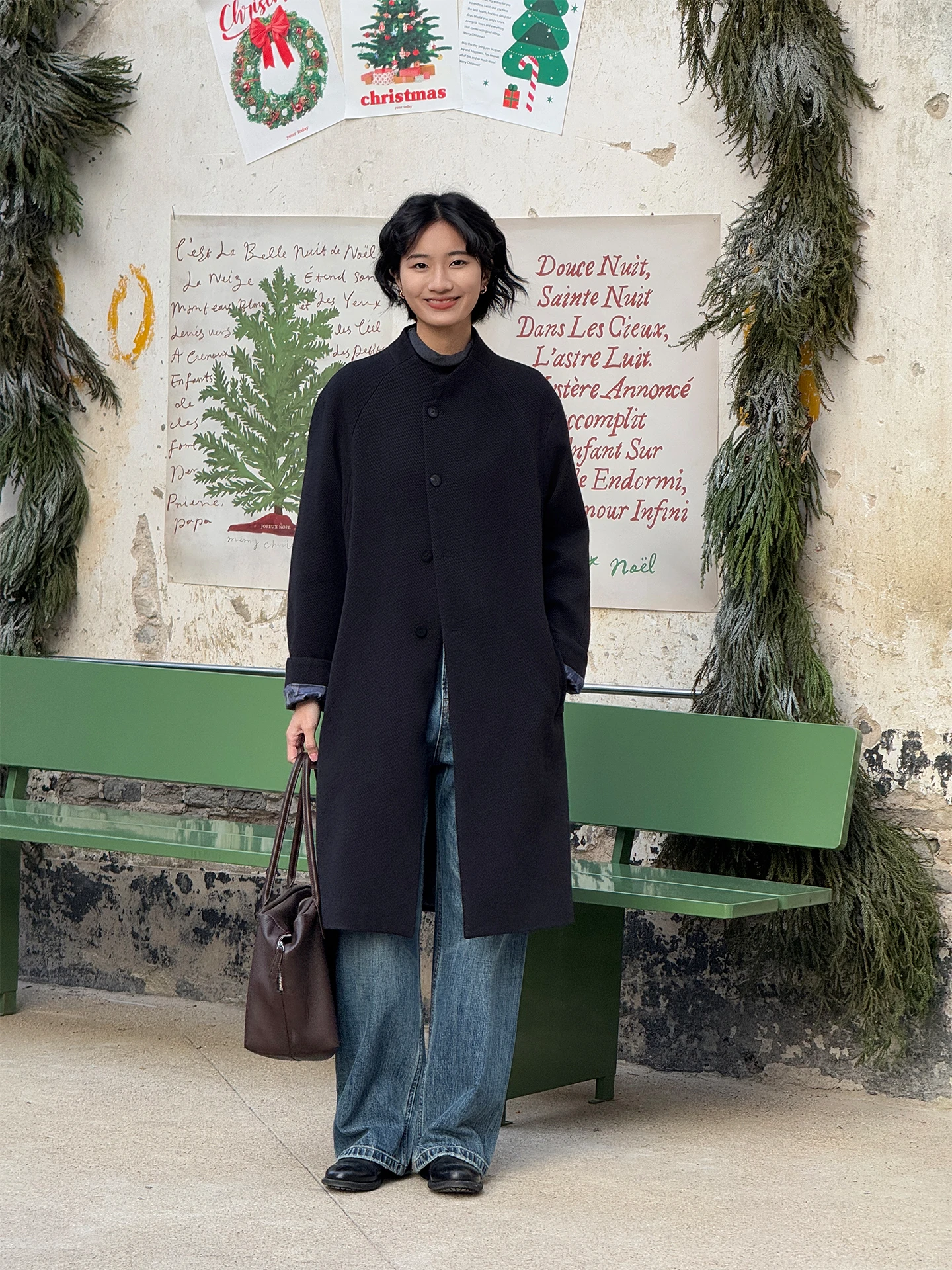 

Черное матовое пальто средней длины с воротником-стойкой для женщин, универсальное, модное, новинка зимы 2026, от LANGQING TONG