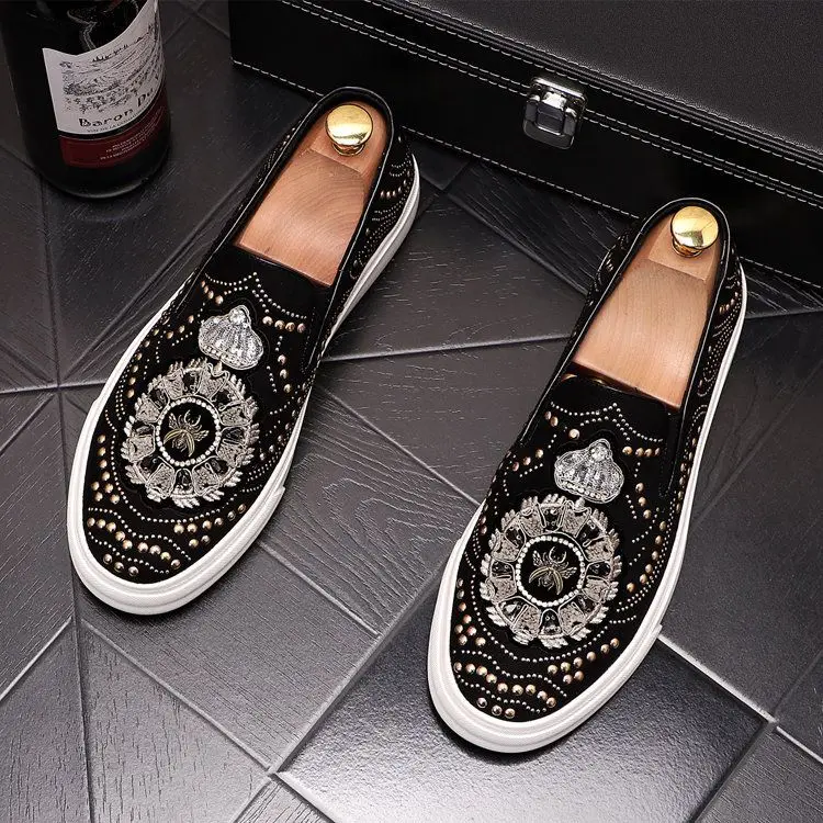 

2026 Summer New Men's Casual Studded Rhinestone Slip-On Loafers Breathable Board Shoes Versatile Sneakers