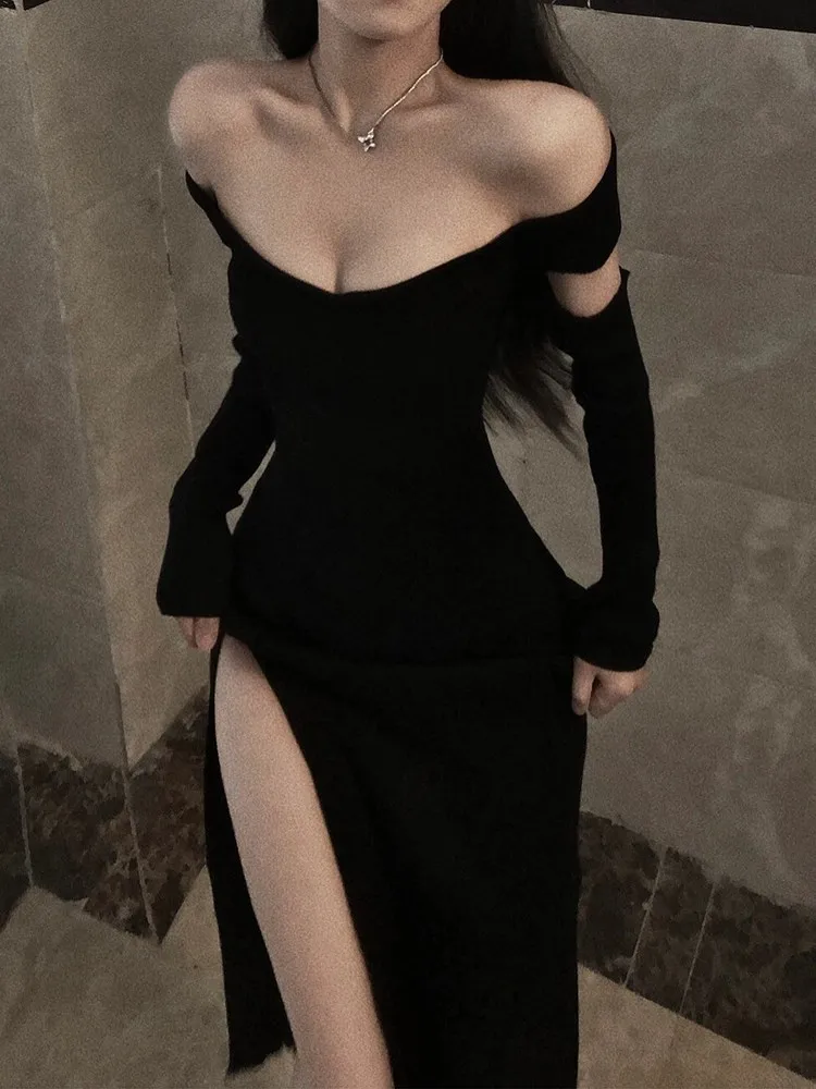 

Hepburn style black one-shoulder knitted and elegant figure-hugging dress