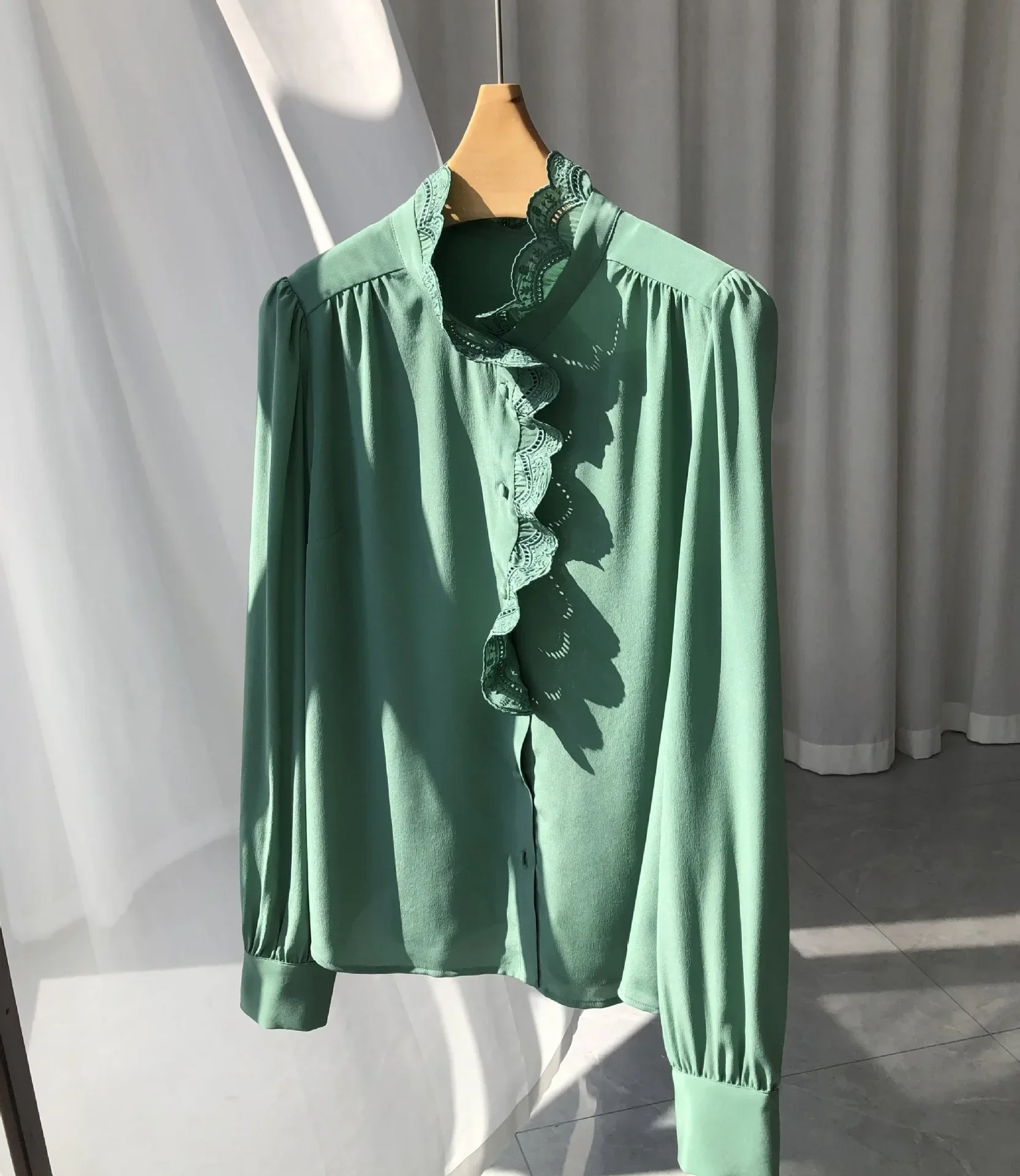 

French Haute Embroidery Blouse Sand-Washed 100% Silk Ladies' Button-Front Blouses Long Sleeve Casual Shirts with Petal Collar