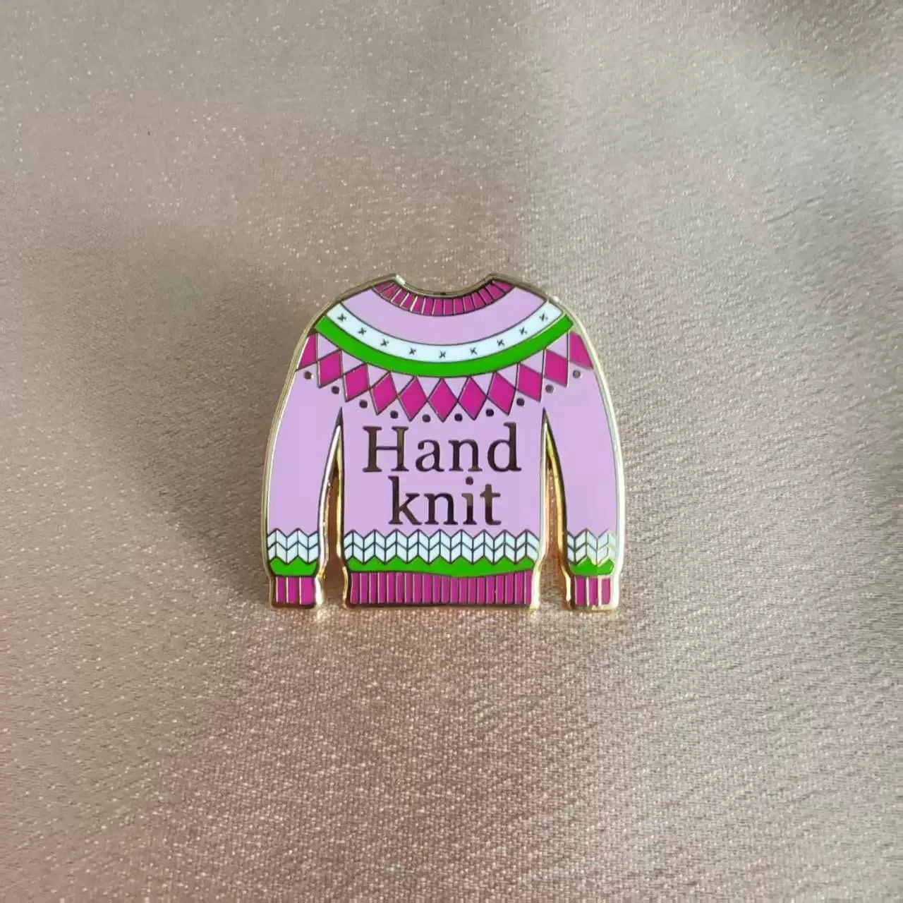 Brooch, chest flower, music lyrics, song name, pink top, badge, creative clothing accessories, brooch
