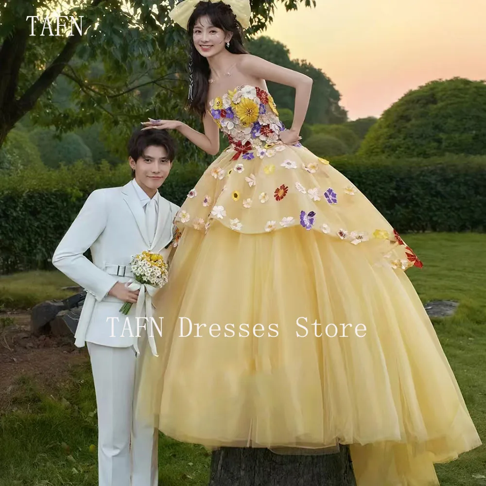 TAFN Korea Lawn Theme Couple Photos Princess Wedding Dresses Colorful Yarn Dress Strapless A-line Floral Appliques Bridal Gown