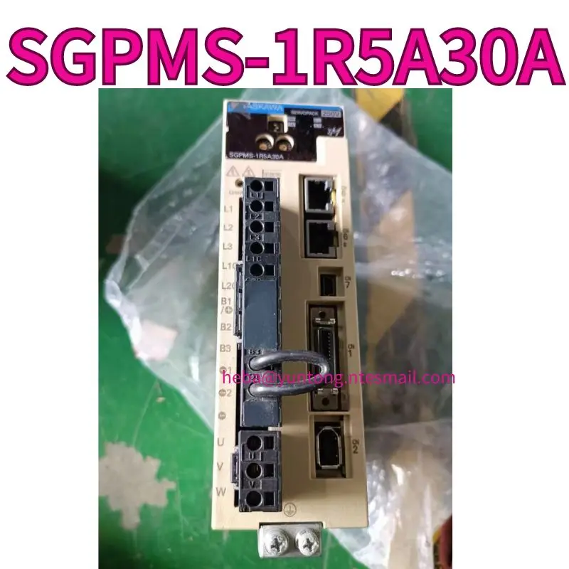 Used SGPMS-1R5A30A servo driver