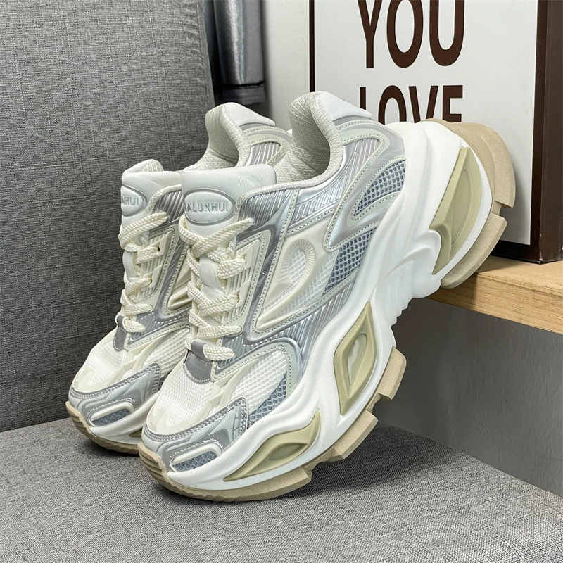 

Модные мужские кроссовки для бега, стильные, трендовые и удобные в носке, подходят для ежедневных поездок на работу и для занятий спортом в помещении.