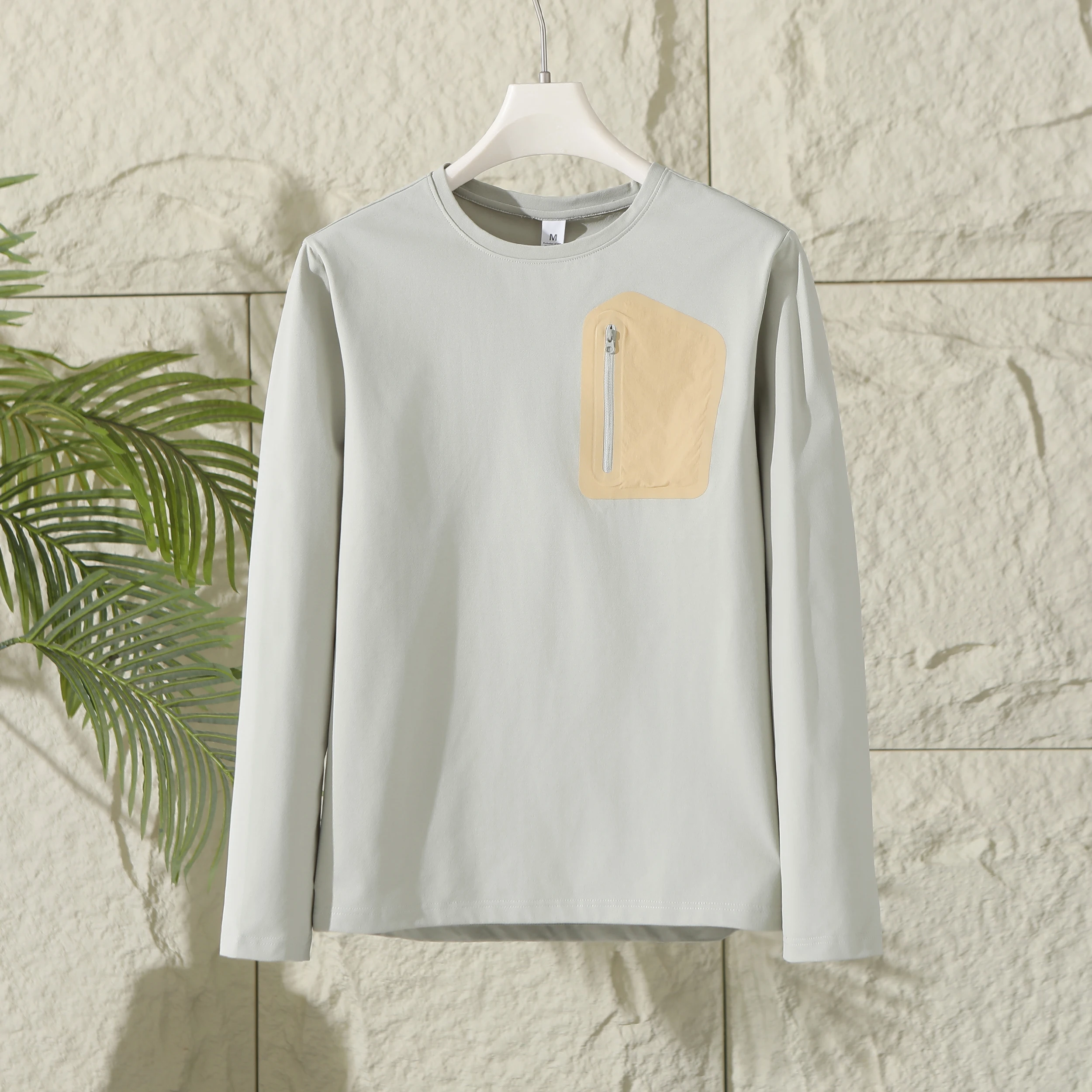 Herren-Outdoor-Langarmshirt für den Herbst - Schnelltrocknendes Rundhals-Oberteil mit Brusttasche mit Reißverschluss – Detail 9