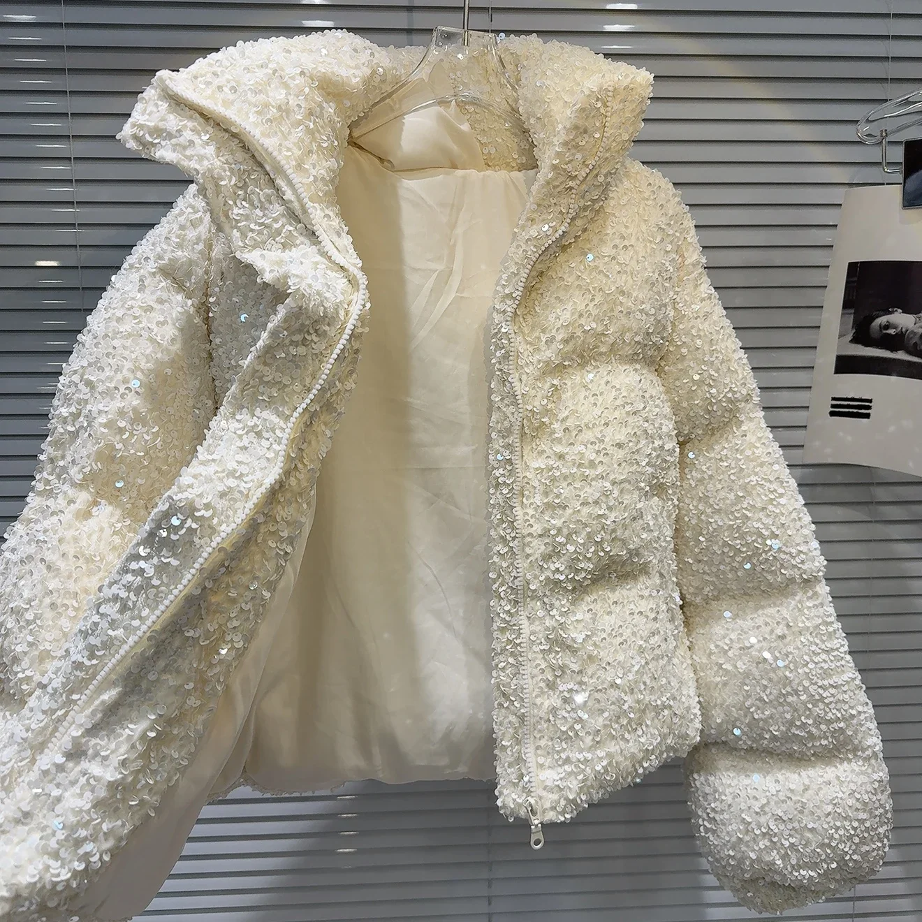 Women White Duck Down Zipper Jackets Female Thick Fluffy Parker Cotton Outwears Winter Stand Collar Warm Sequin Puff Down Jacket