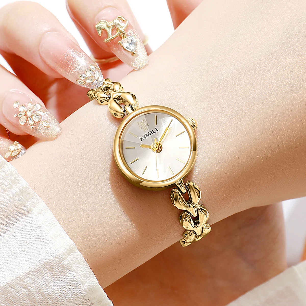 Elegant Women Quartz Watch Small Dial Heart Chain Bracelet Strap Minimalist Ladies Wristwatches Relogio Feminino (Without Box)