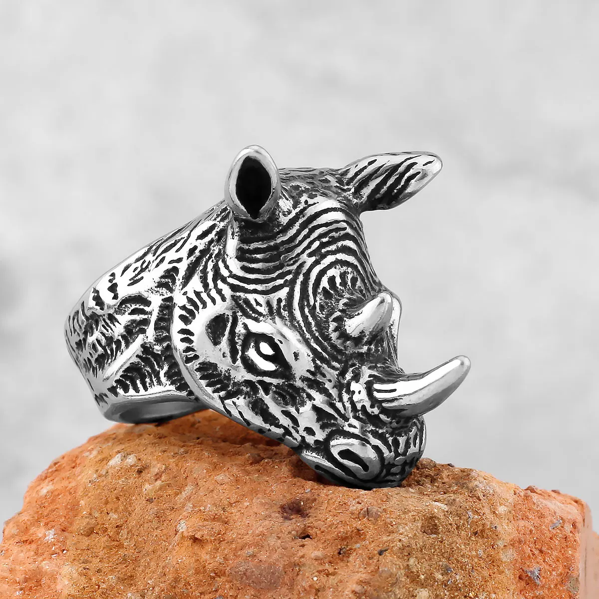 الفولاذ المقاوم للصدأ الرجال الحيوان كبير وحيد القرن الدائري الهيب هوب السائق الشرير خاتم الموضة الإبداعية سحر مجوهرات عالية الجودة هدية بالجملة