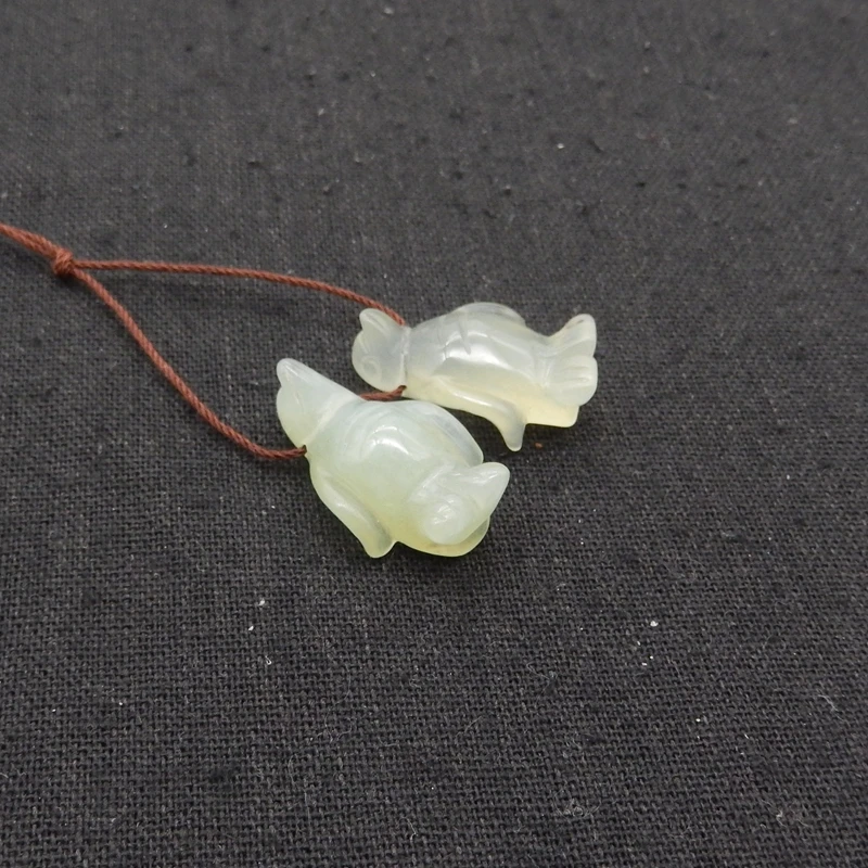 

2 Pcs Penguin-Shaped Natural Stone Jade Necklace for Children And Ladies Adorable Loose Beads Beauty Jewelry