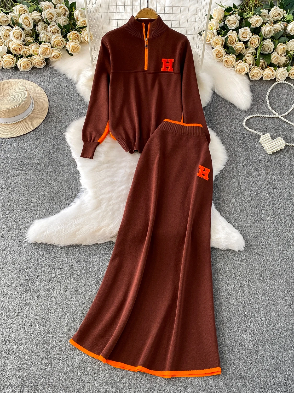 

Осень-зима, утягивающая молния, длинный вязаный свитшот с высоким воротником, юбка-миди с высокой талией, комплект модного ансамблю