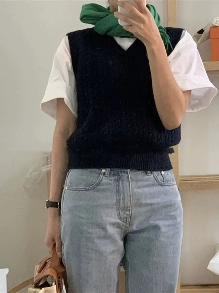 

Korean Style V-Neck Knitted Woolen Vest Candy Miss Twist Slim Fit Four Seasons Suitable Commute Style Regular Length Color