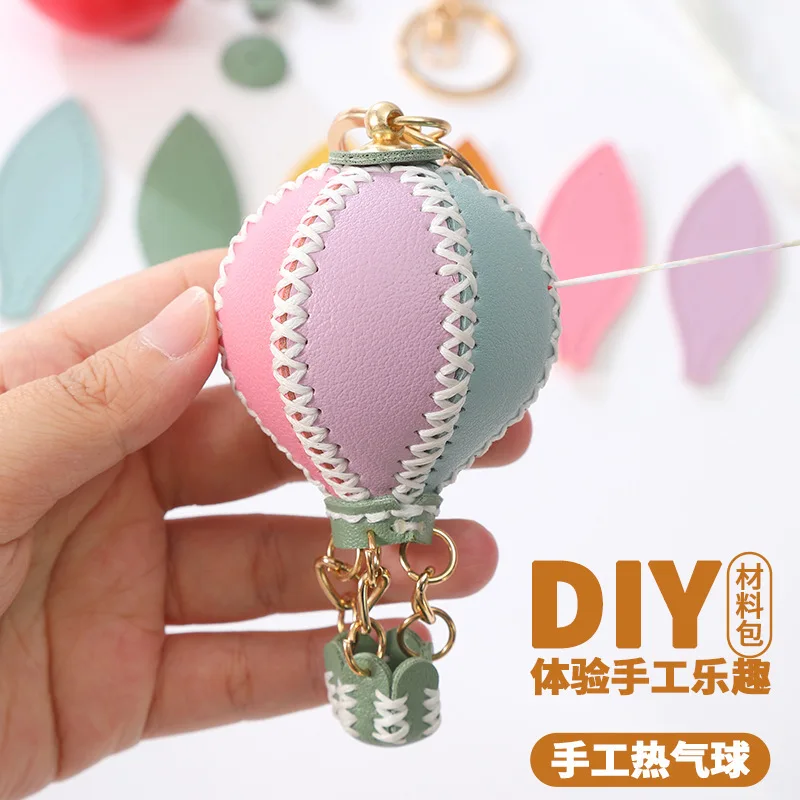 

Romantic Hot Air Balloon Car DIY Material Kit Handmade Leather Keychain Turkey PU Bag Pendant Gift
