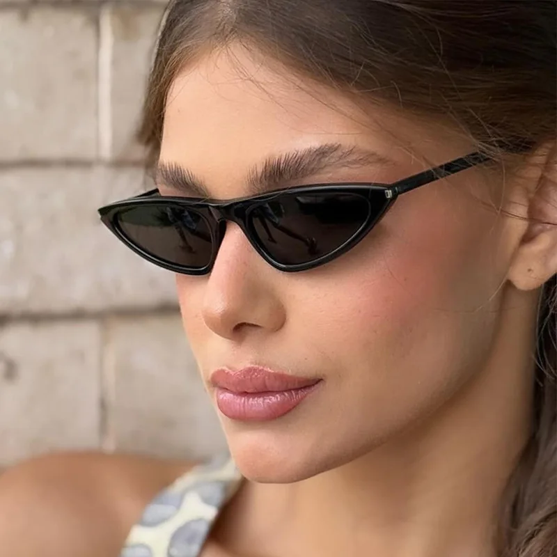 نظارات شمسية بإطار صغير مثلث للحماية من الأشعة فوق البنفسجية للجنسين بتصميم كلاسيكي للحفلات والسفر بتصميم هندسي مستوحى من الطراز