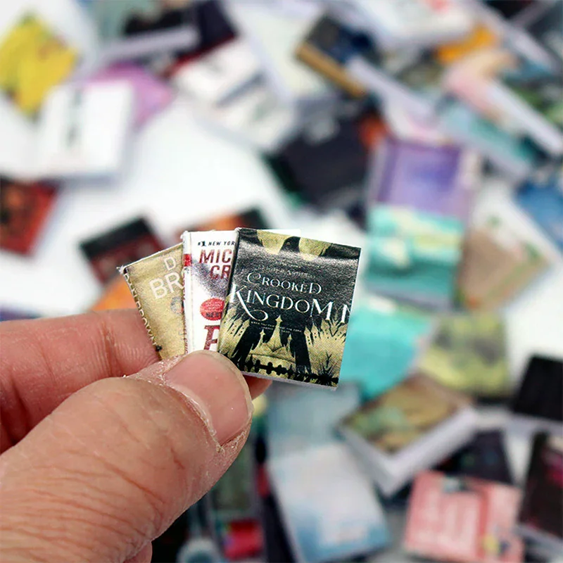

100PCS Furniture Decoration Doll Toy Supplies Random Mini Doll House Classic Mini Flip Book Notebook