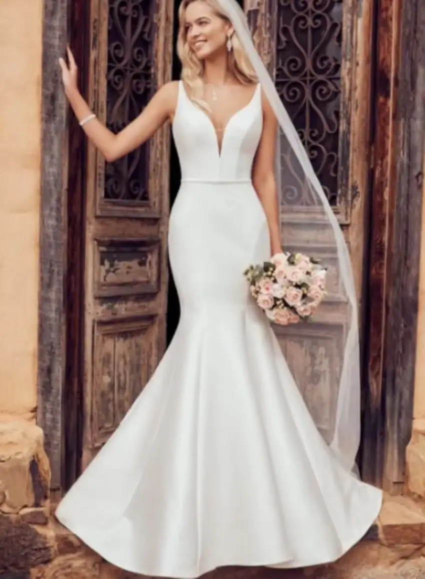 Minimalistisches Brautkleid nach Maß, Vestido De Noiva, sexy Meerjungfrau-Hochzeitskleid mit V-Ausschnitt, Spaghettiträgern, tiefer V-Rücken mit Schleife und