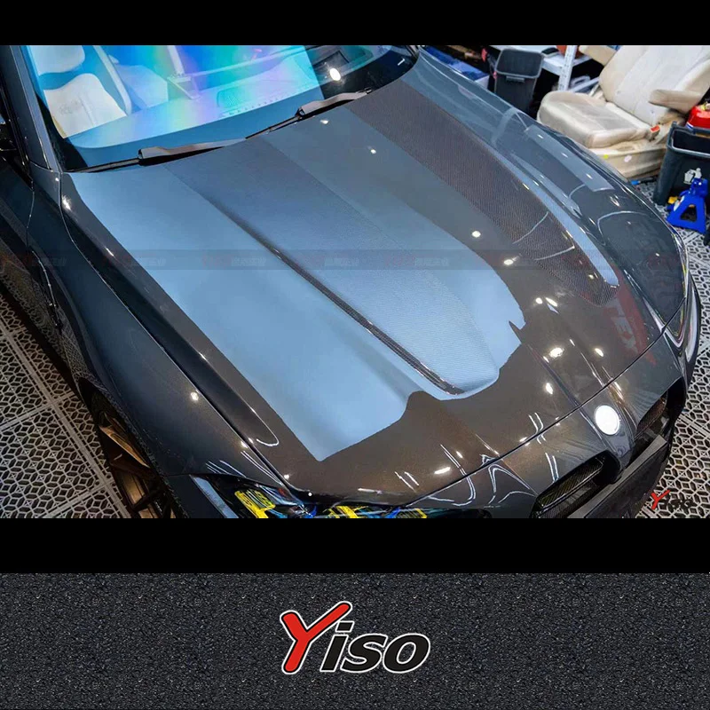 Suitable for M4 M3 CSL carbon fiber hood G80 G82 dry carbon fiber perforated engine M4 M3 CSL hood