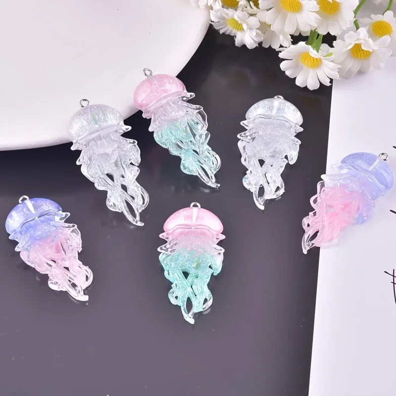 6 Stück Leuchtende Glänzende Langschwanz-Quallen Harz-Anhänger Traumhafte Meerestier-Anhänger DIY Ohrringe Halskette Schmuck Bastelzubehör – Detail 1