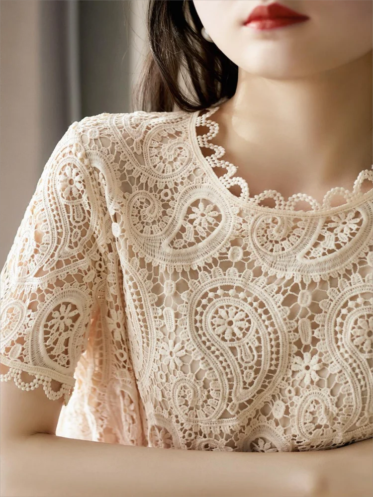 2026summer Slimming short sleeve French Vintage Casual Lace Dress O Neck Hollow Fashion Embroidery A-word dress