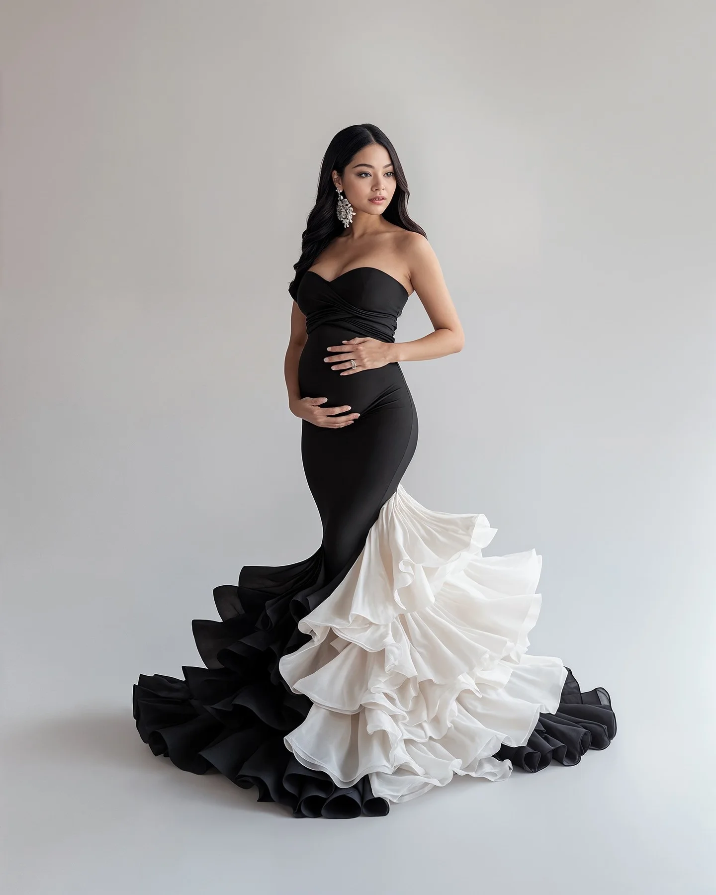 Fantastic Black and White Mermaid Maternity Dresses Photoshoot vestidos para embarazadas 2 Colors Ruffles Maternity Dress Custom