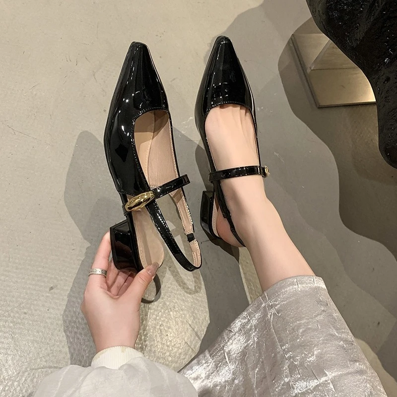 صنادل نسائية صيفية موديل 2025 بكعب عالٍ من الجلد PU صنادل أنيقة بإبزيم مريح للحفلات والولائم مثيرة