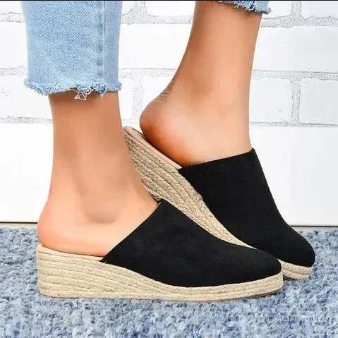 

Big Size Cover Toe Slippers Soft Low Flock Shoes Woman 2024 On A Wedge Comfort Slides Rubber Scandals Fretwork PU Fabric Casual