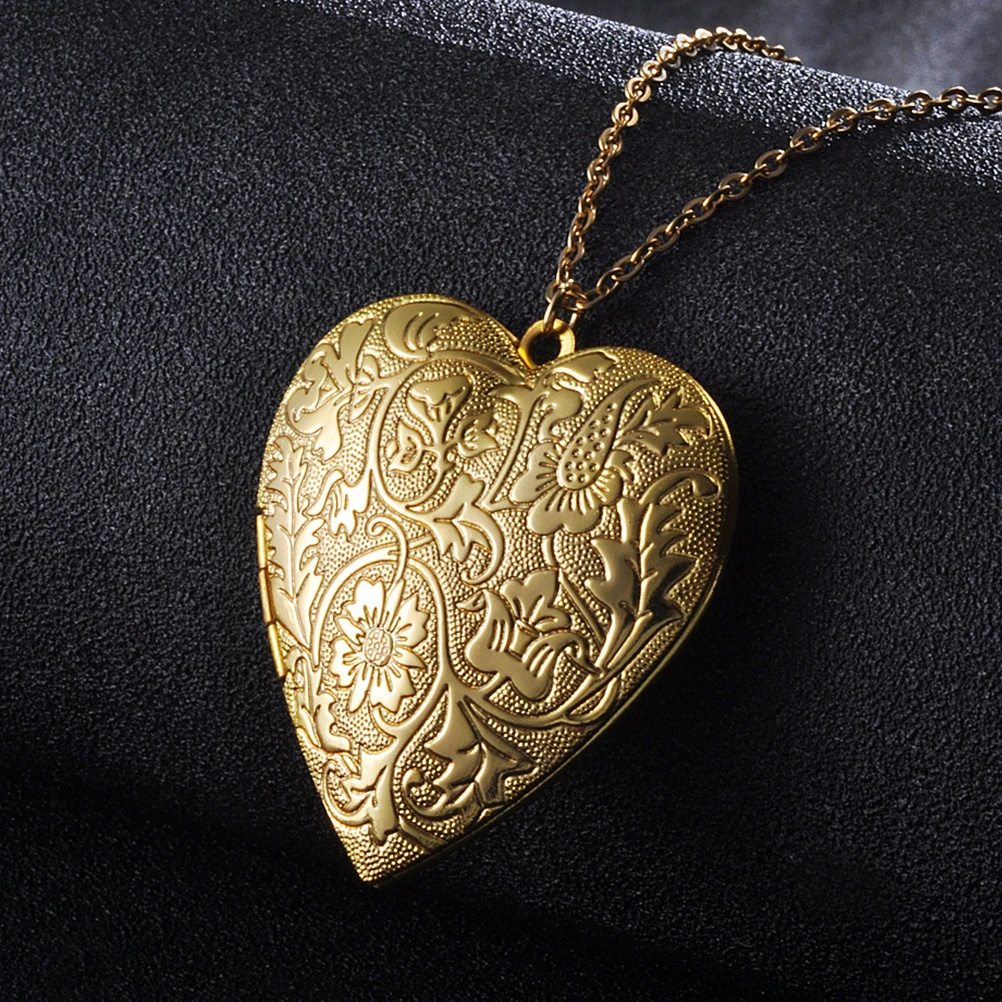 2Pcs Unique Heart Shaped Copper Pendants Picture Holders DIY Jewelry Charms Necklace Accessories Heart Shape Pendants
