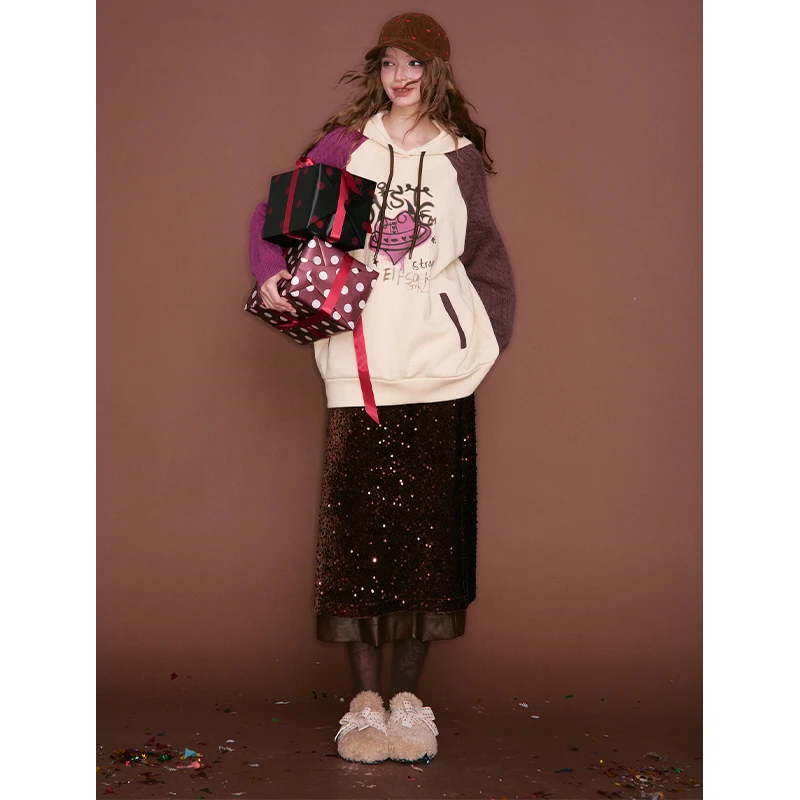 ELFSACK Women's Y2K Raglan Hoodie with Heart Graffiti Print, Contrast Knit Sleeve Pullover for Daily Street Outfit
