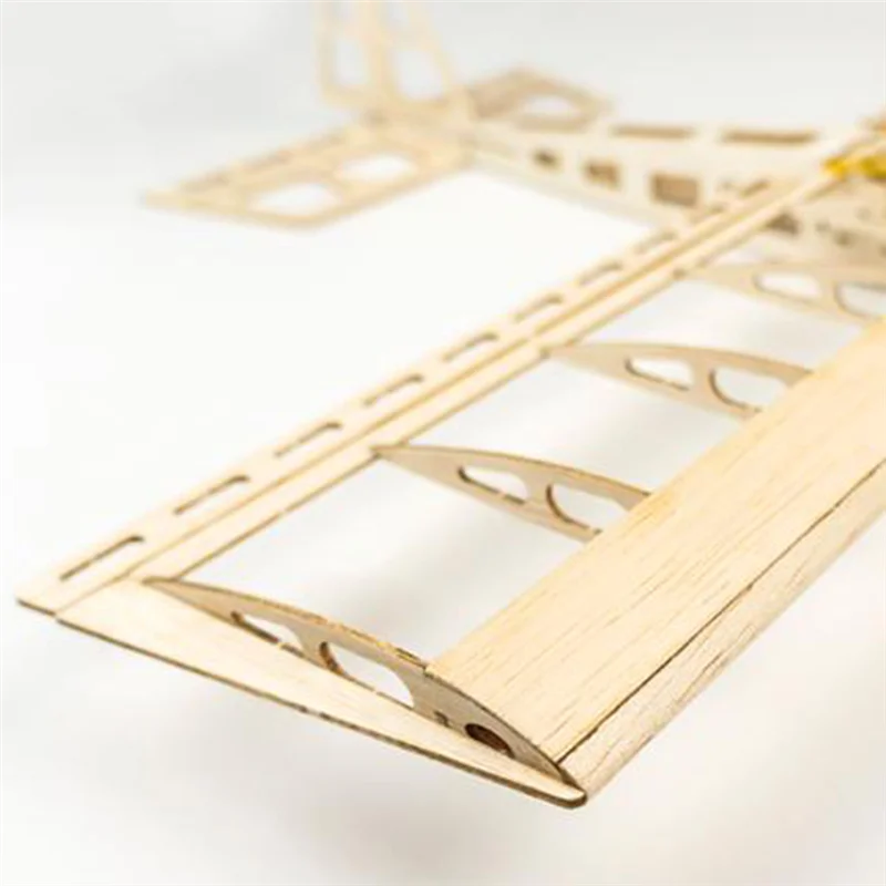 

ABZZ-R03 STICK-06 Самолет 580 мм Размах крыльев Бальзовое дерево DIY Электрический самолет RC Летающая игрушка Версия в разобранном виде Прочный одиночный