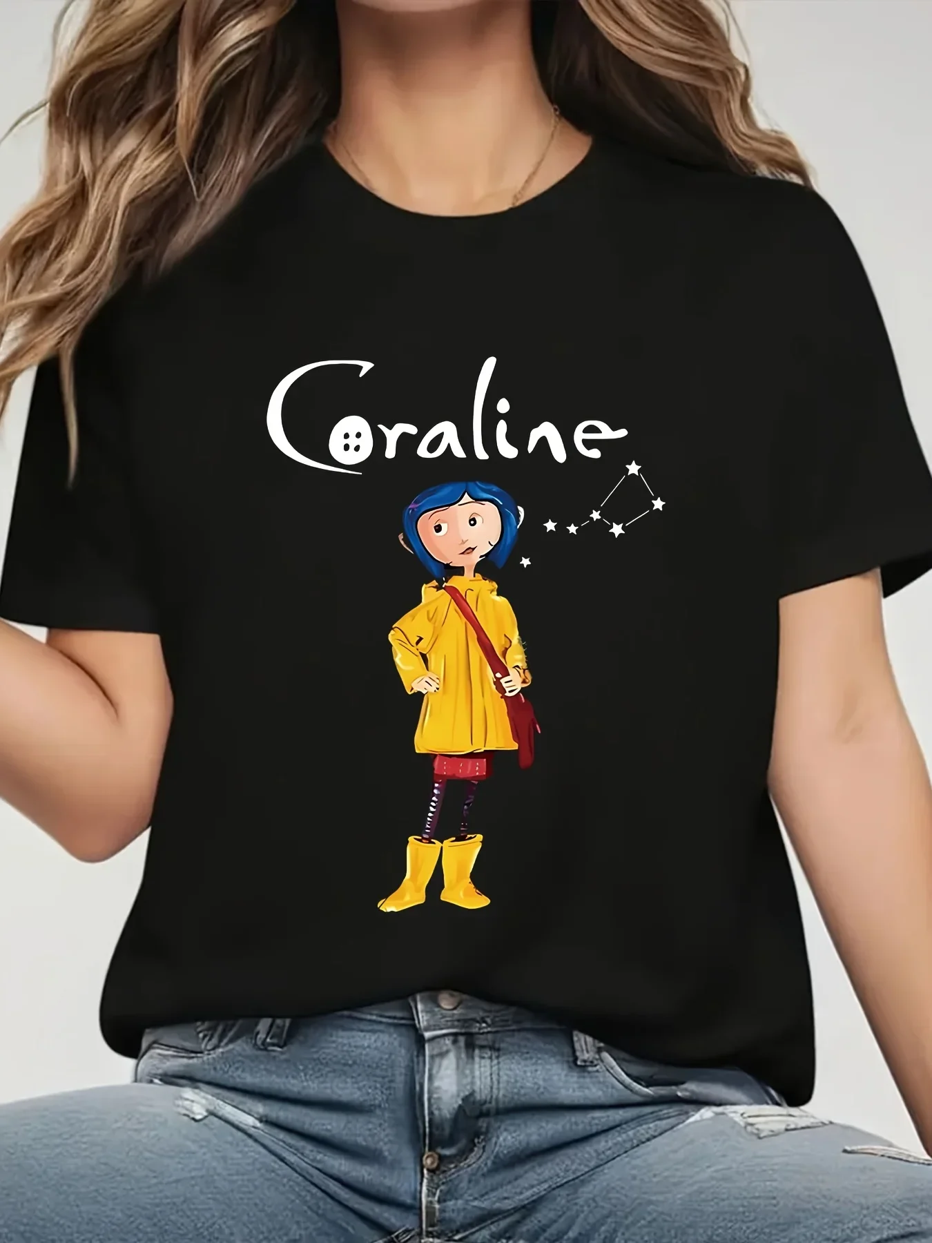 

Женская хлопковая футболка с рисунком коралина на Хэллоуин в стиле фэнтези в мультяшном стиле, черная с красочным дизайном, повседневная футболка в стиле аниме, идеальный подарок