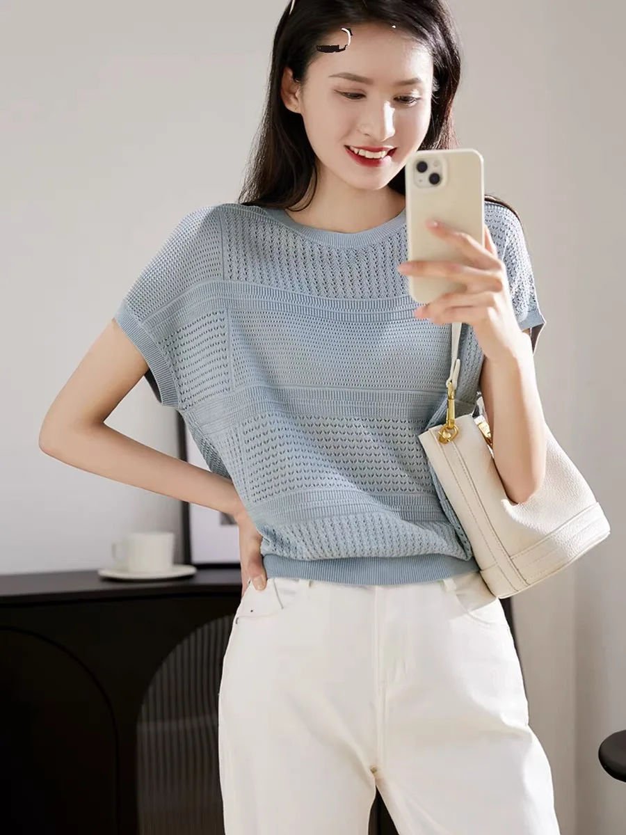 

2024 New Korean Version Crochet Hollow Design Sense Niche Ice Silk Knitwear Summer Simple White Crew Neck Pullover