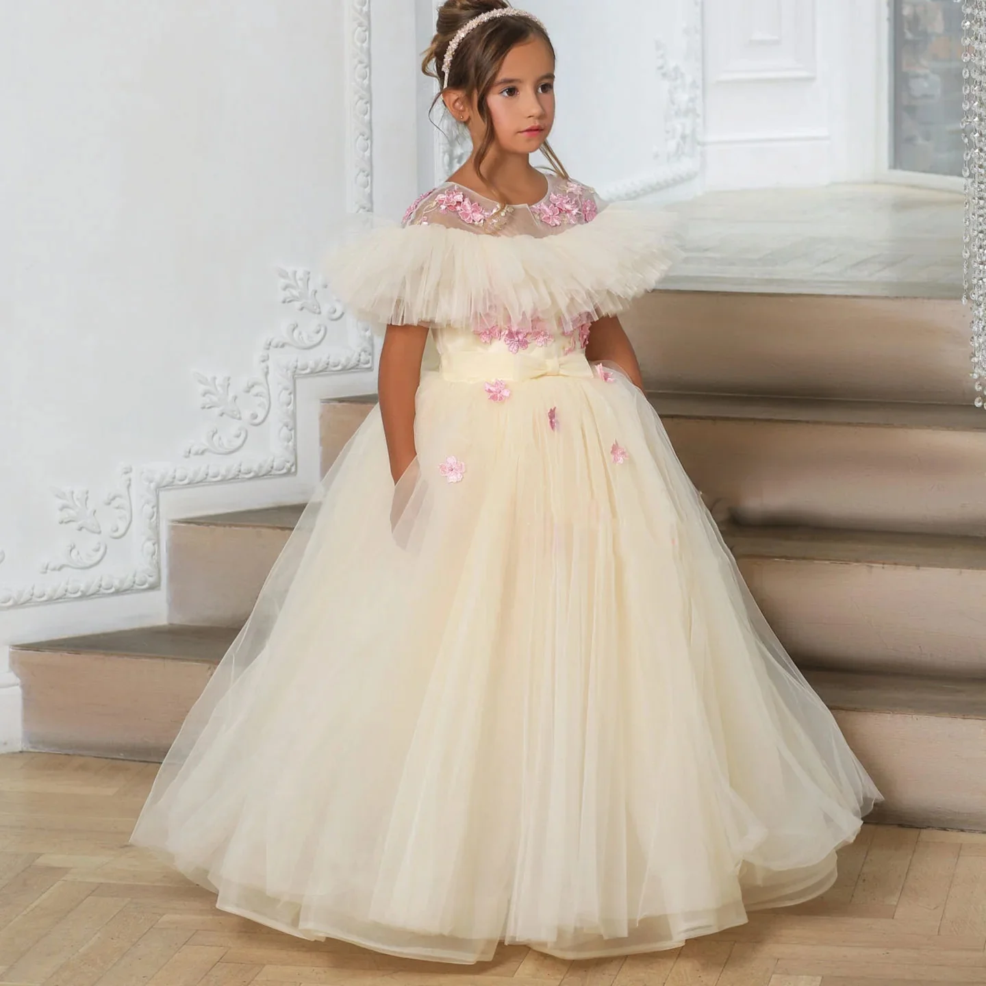 Tulle ดอกไม้สาวชุด Appliqued Ruffles สาว Gowns ชุดวันเกิดสําหรับงานแต่งงาน