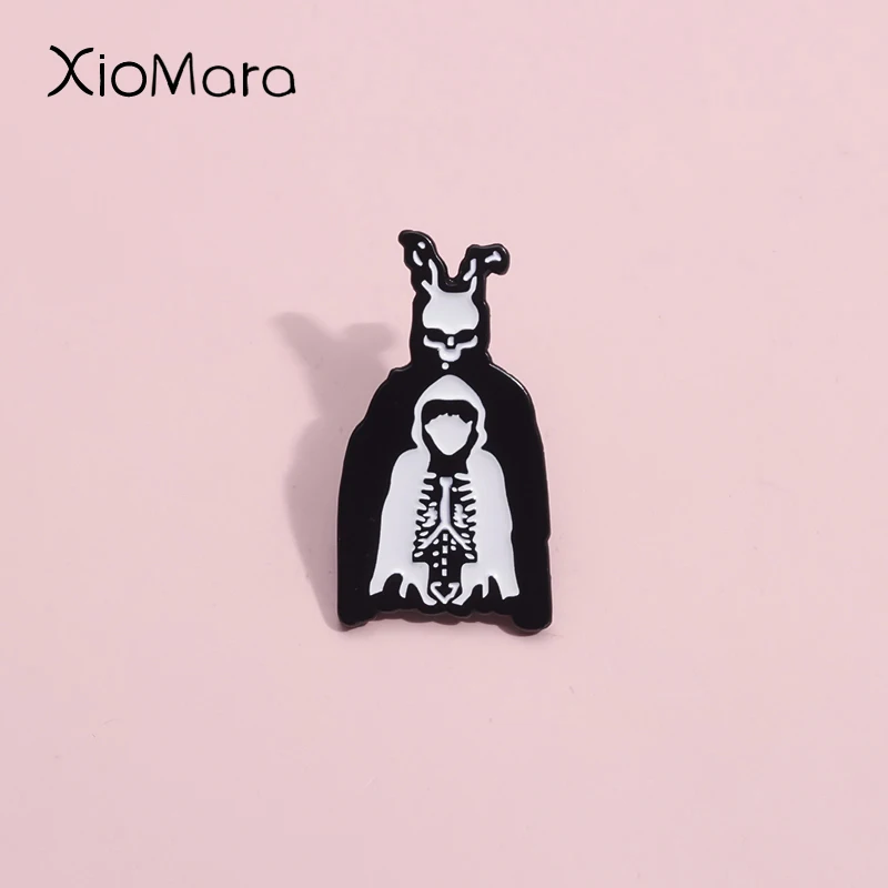 Science Fiction Suspense Filme Emaille Pin Strange Giant Rabbit Gothic Darko Fear Inspiration Film Brosche Revers Abzeichen Schmuck