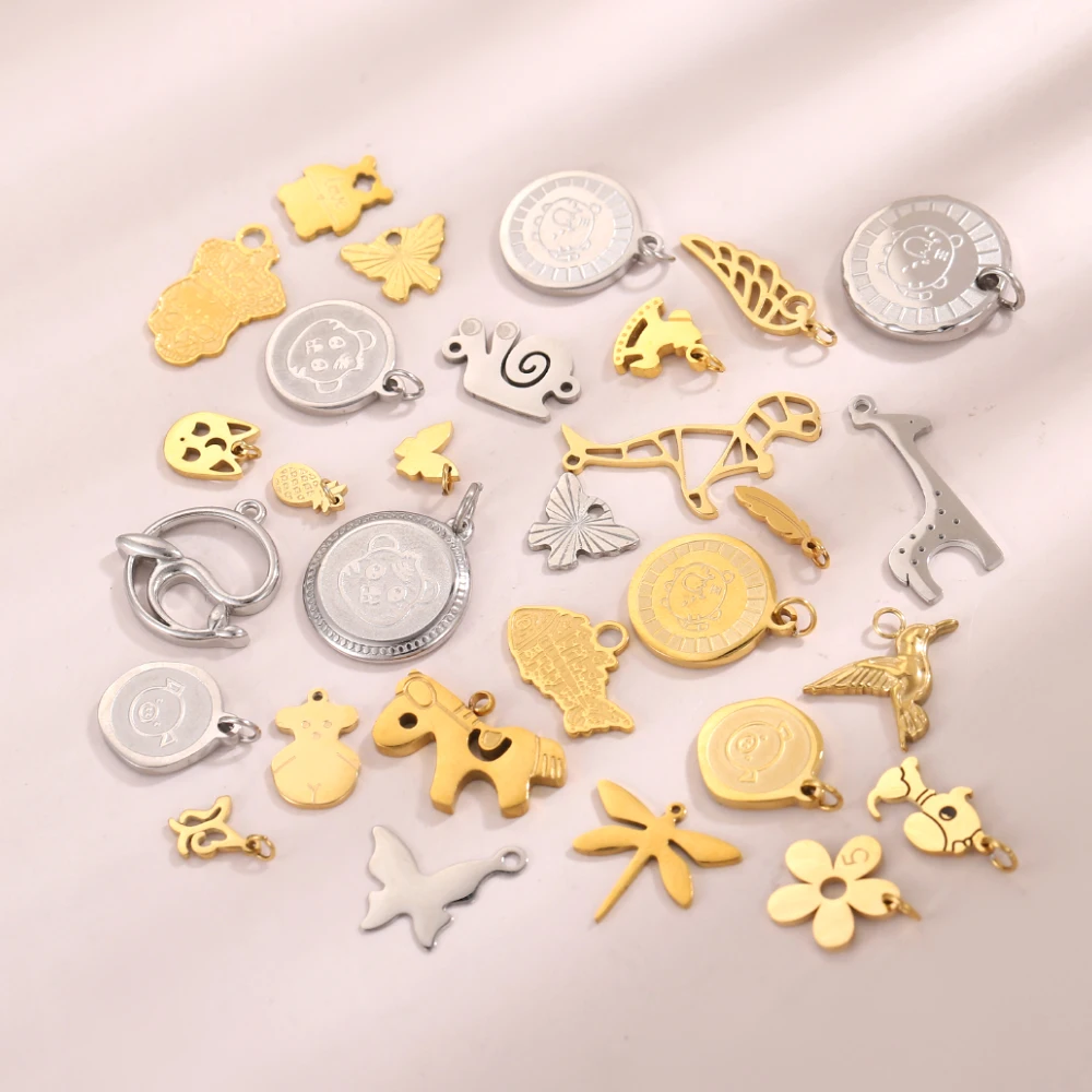 3 Stück Neue Accessoires Tier-Anhänger DIY-Zubehör Edelstahl-Charms Vergoldete Münzen Schmetterling Blumen-Anhänger Armband